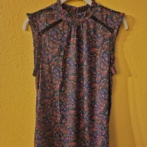 Sleeveless blouse size small